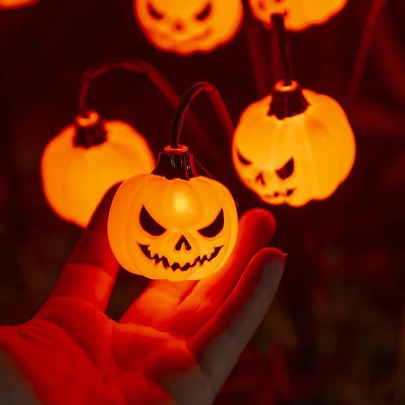 Estaca de jardín con calabaza solar y sombrero de bruja, 6 LED